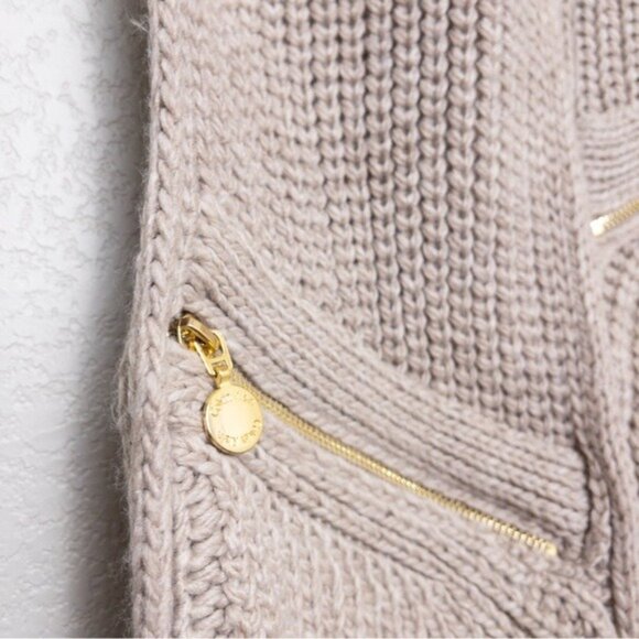 NEW Calvin Klein Knit Scarf Gold Zipper Pockets OS Beige Tan - Picture 3 of 6